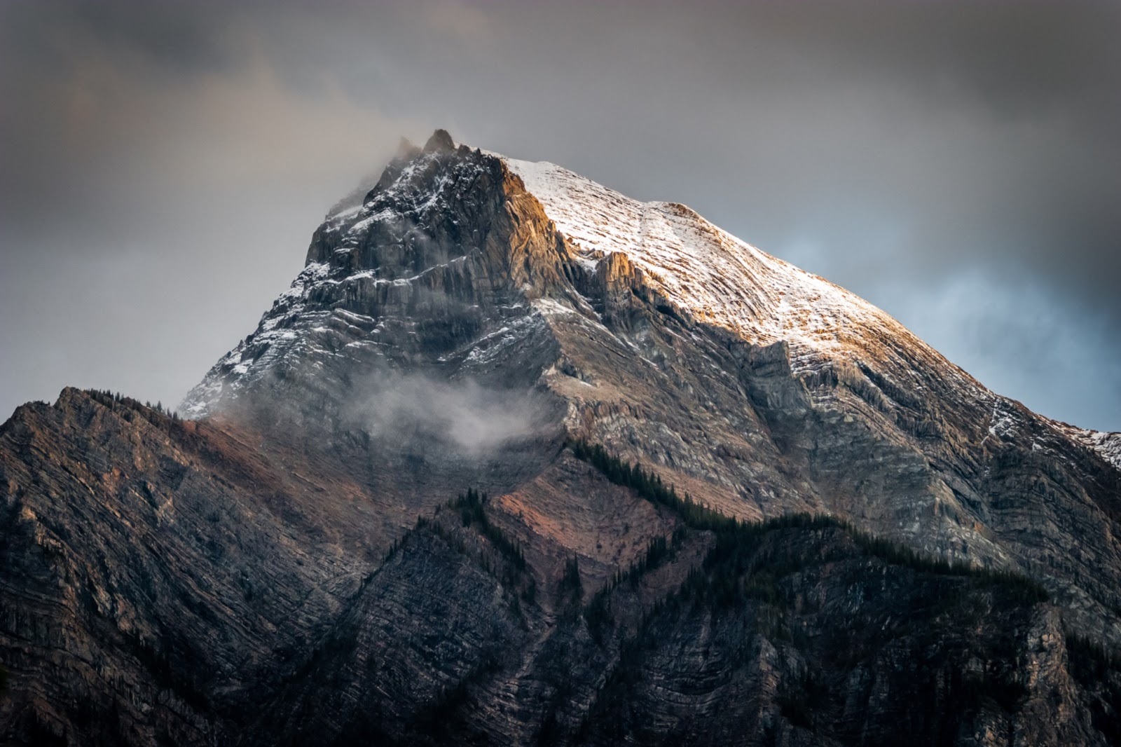 How to Keep Yourself Safe and Hydrated in Any Extreme